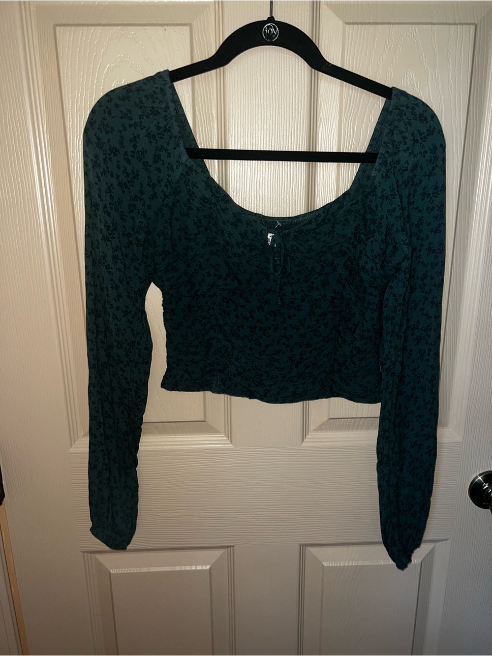 Hollister Dark Green Long Sleeve Scoop Neck Crop Top